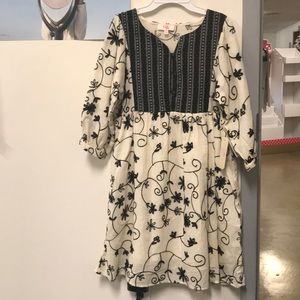 Girls BRAND NEW peasant Flowy dress